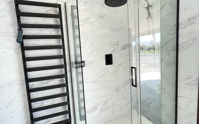 Matt Black Shower Enclosure And Towel Rail